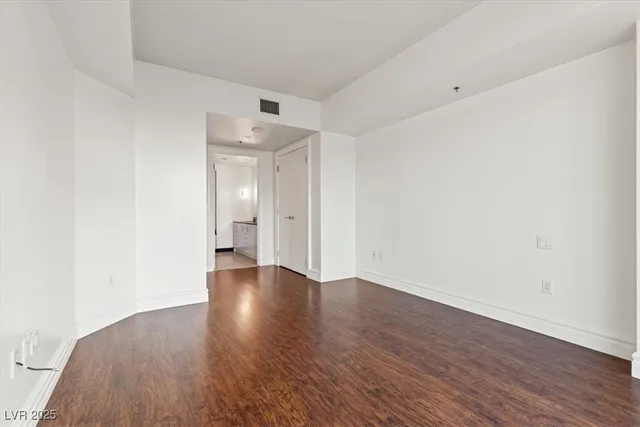 $2,650 | 2700 South Las Vegas Boulevard, Unit 1701, Las Vegas, NV 89109