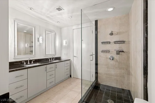 $2,650 | 2700 South Las Vegas Boulevard, Unit 1701, Las Vegas, NV 89109