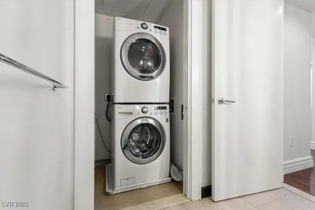 $2,650 | 2700 South Las Vegas Boulevard, Unit 1701, Las Vegas, NV 89109