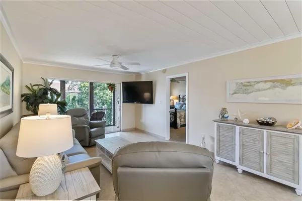 $1,500 | 2240 Stickney Point Road, Unit 238, Sarasota, FL 34231