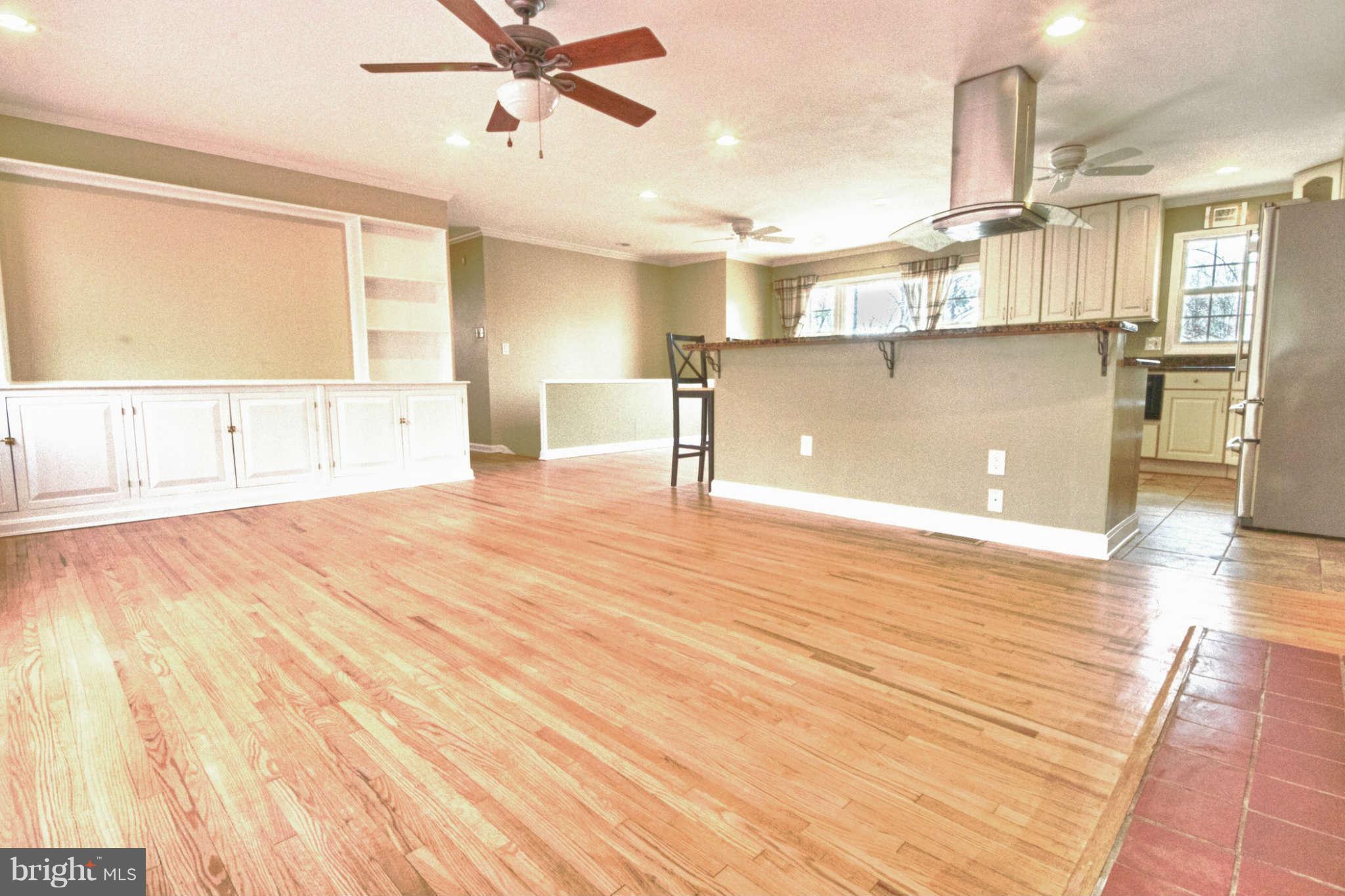 6501 Byron Avenue Springfield, VA 22150 - Photo 5 of 18 Living Room