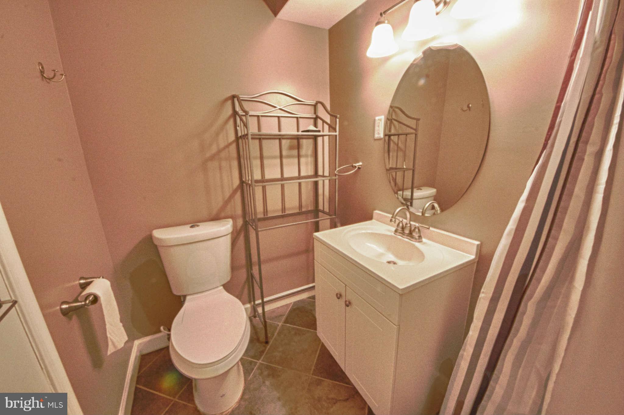 6501 Byron Avenue Springfield, VA 22150 - Photo 6 of 18 Bath
