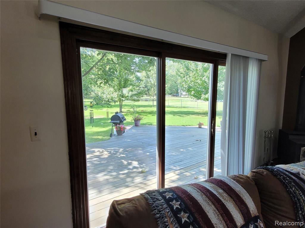 48722 Sugarbush Road Chesterfield, MI 48047 - Photo 18 of 41