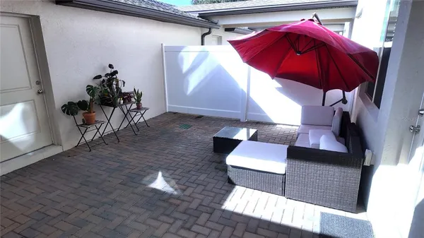 a view of entryway and hall