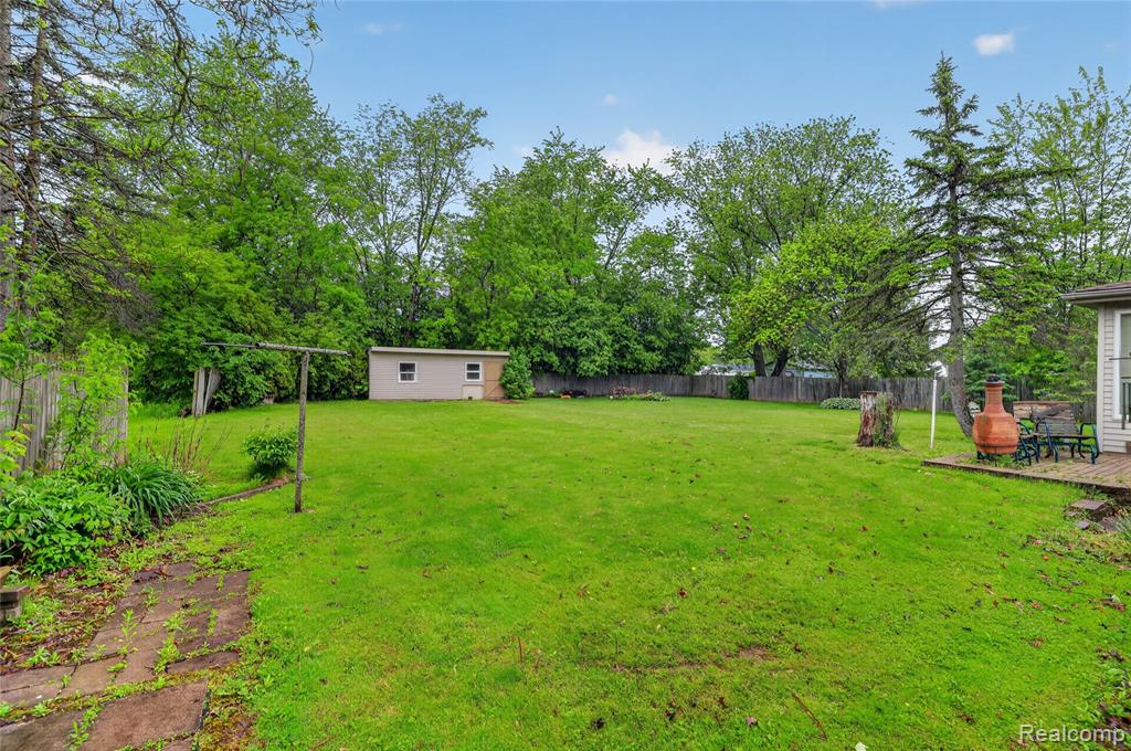 5090 Torrey Road Flint, MI 48507 - Photo 39 of 43