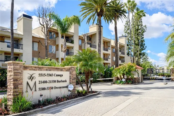 $2,900 | 5565 Canoga Avenue, Unit 307, Woodland Hills, CA 91367
