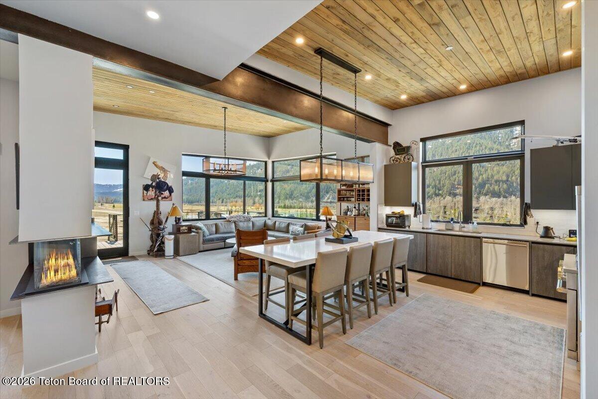 14270 Wagon Road Jackson, WY 83001 - Photo 10 of 36 Kitchen