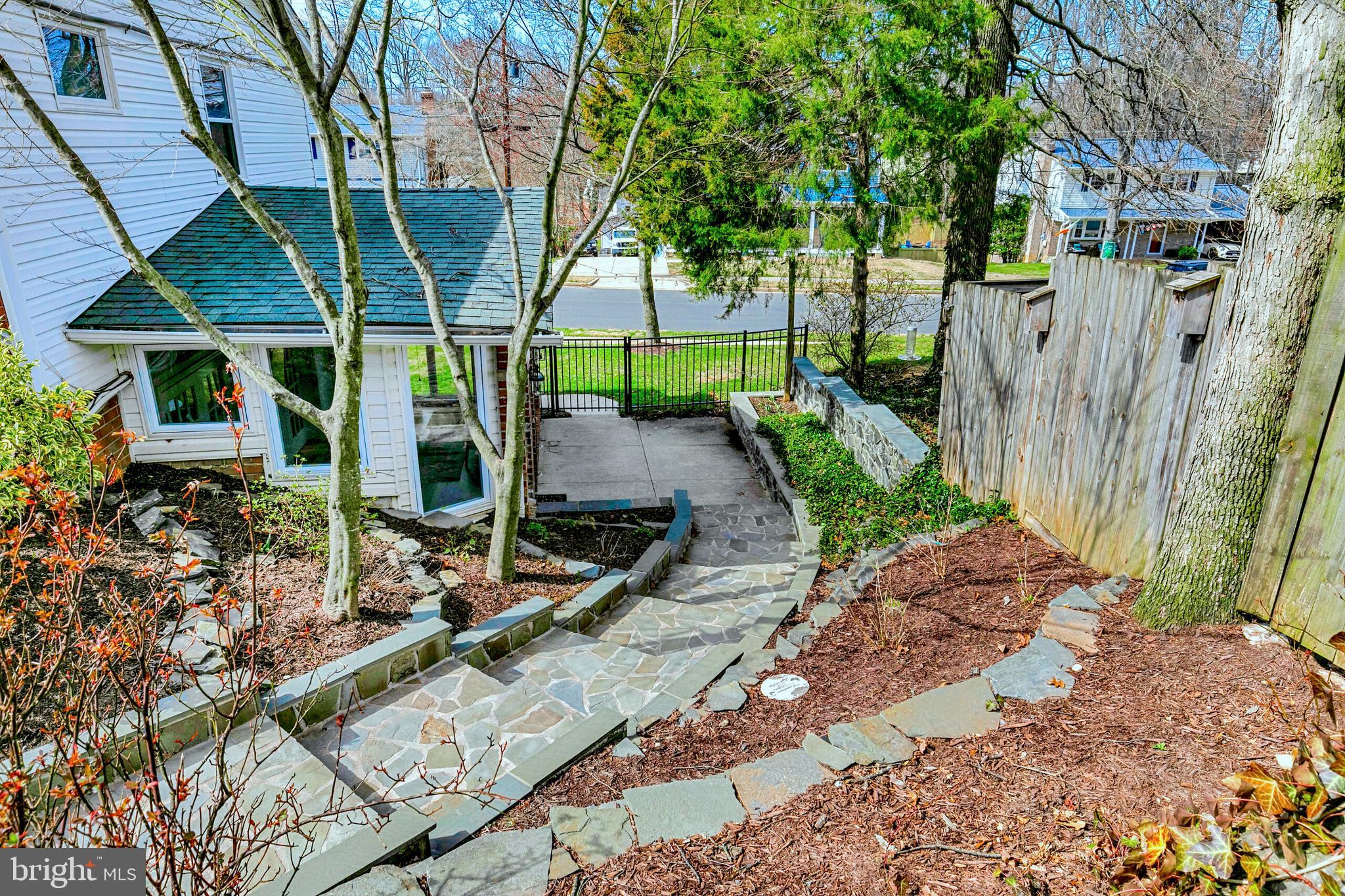 7003 Vancouver Road Springfield, VA 22152 - Photo 34 of 38 a view of backyard with green space