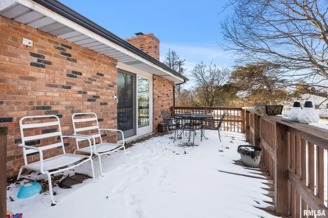 $275,000 | 224 East North Lakeview Drive, East Peoria, IL 61611