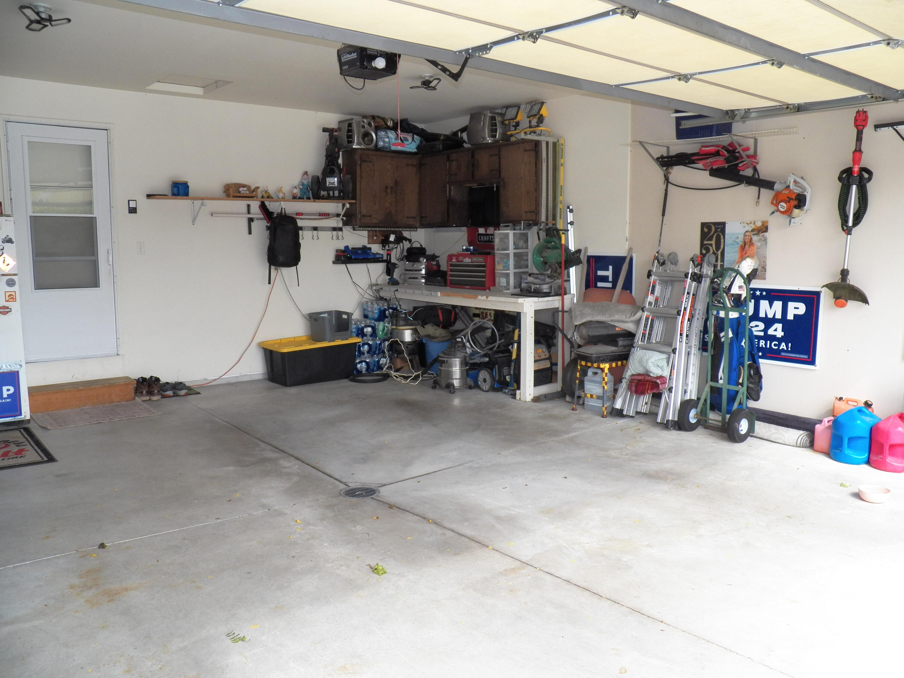 4502 Ridge Court Manitowoc, WI 54220 - Photo 37 of 46 Garage View 1
