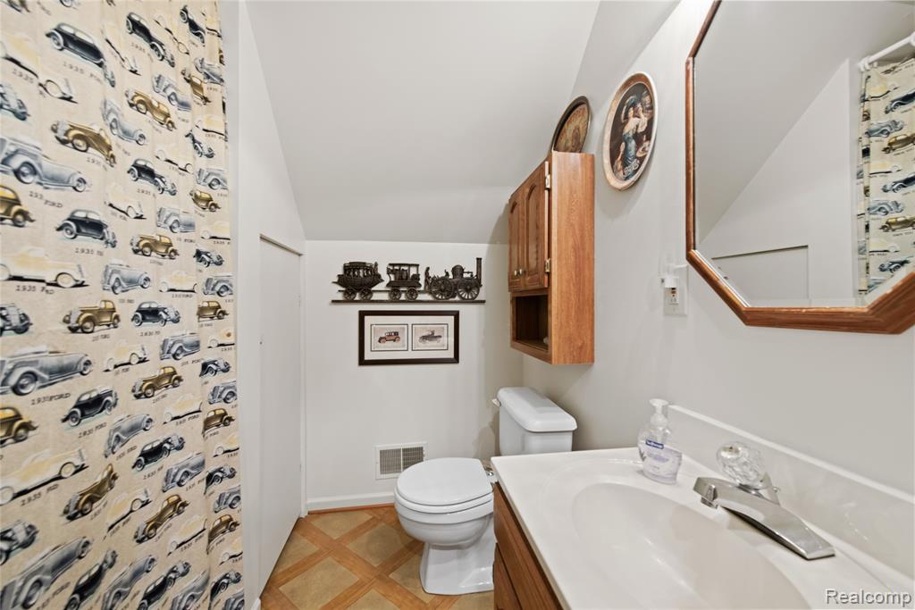 2209 Berville Road Allenton, MI 48002 - Photo 12 of 44
