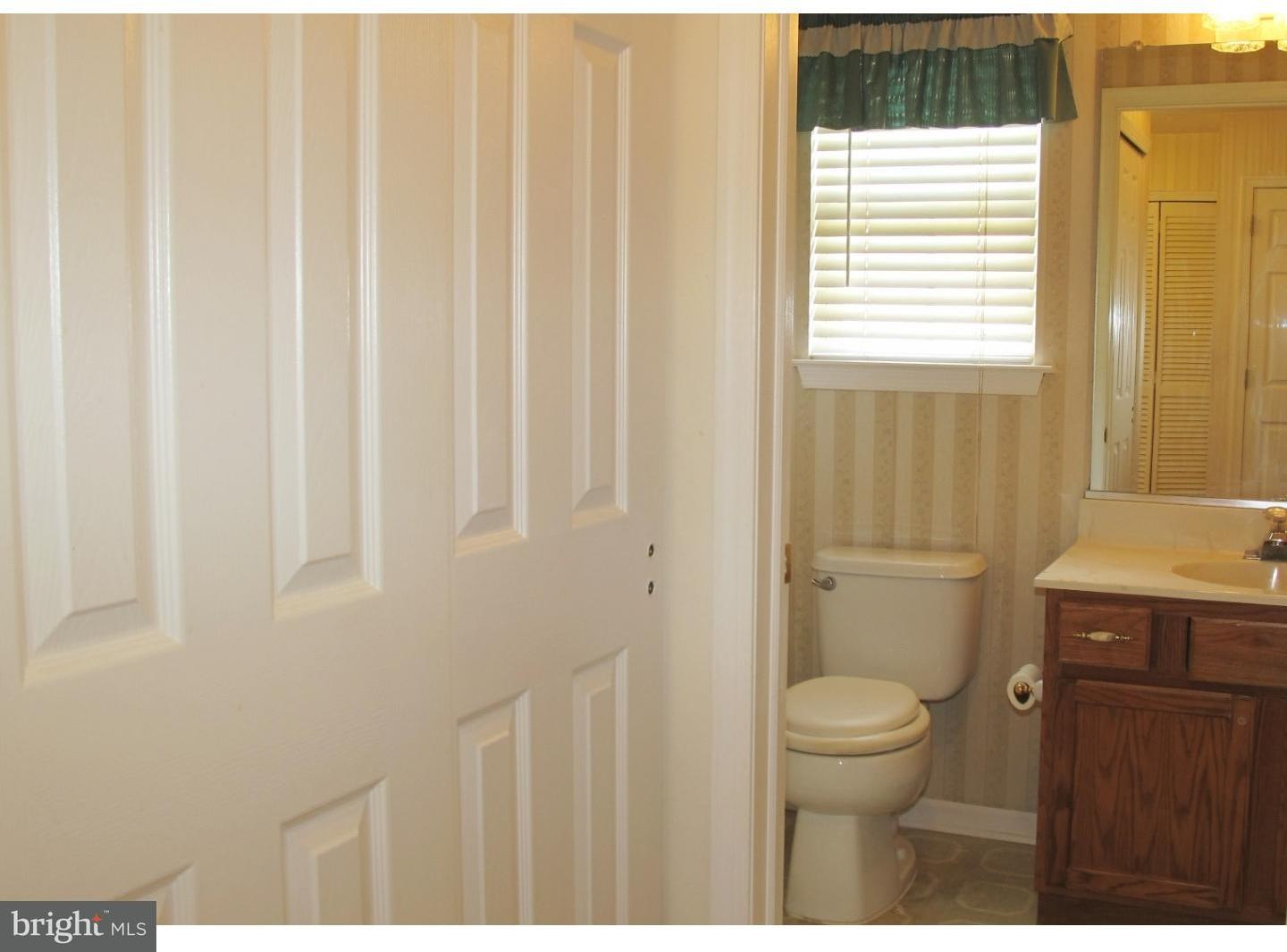 10 Palmer Square Edgewater Park, NJ 08010 - Photo 12 of 15 Bathroom