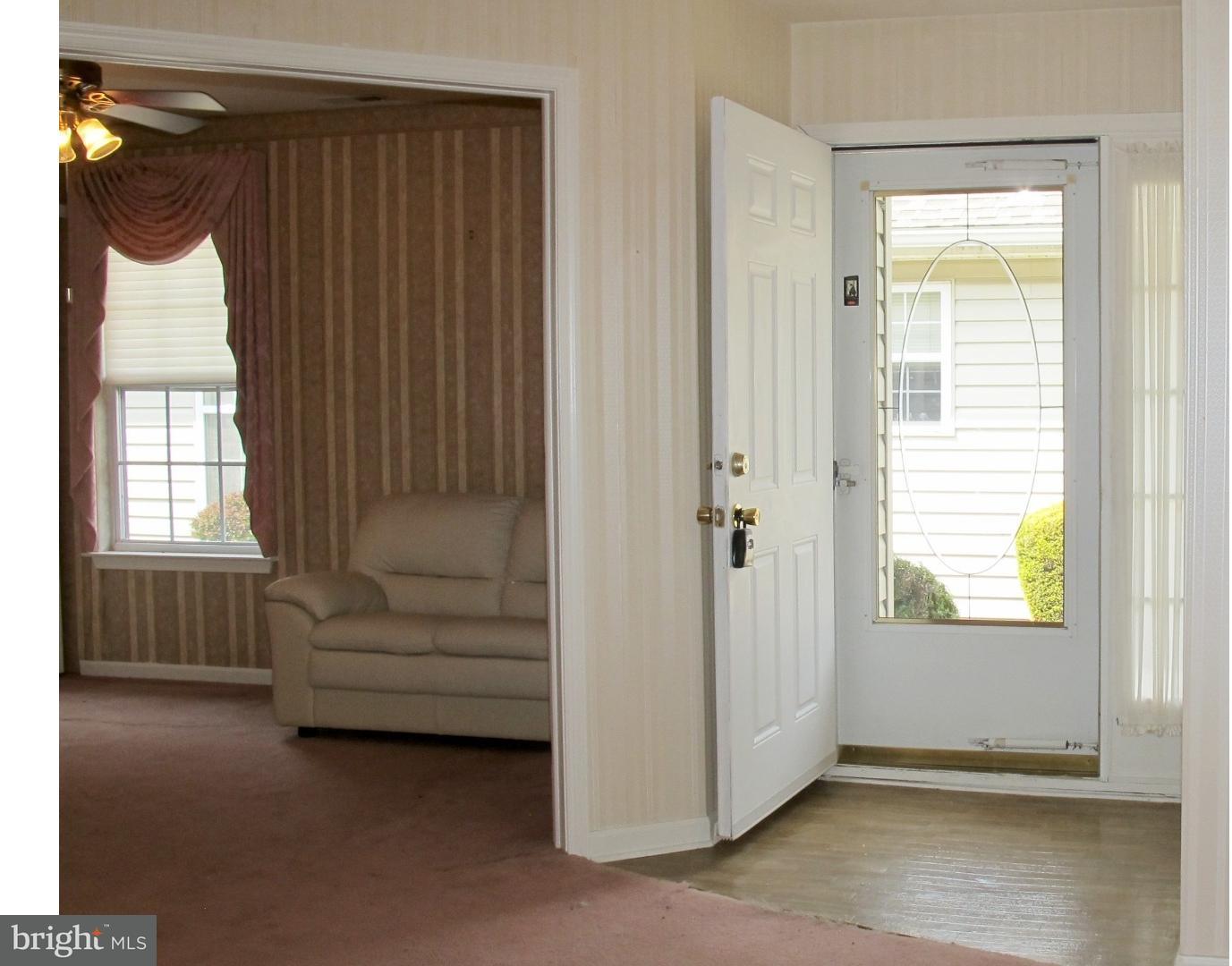 10 Palmer Square Edgewater Park, NJ 08010 - Photo 2 of 15 Foyer