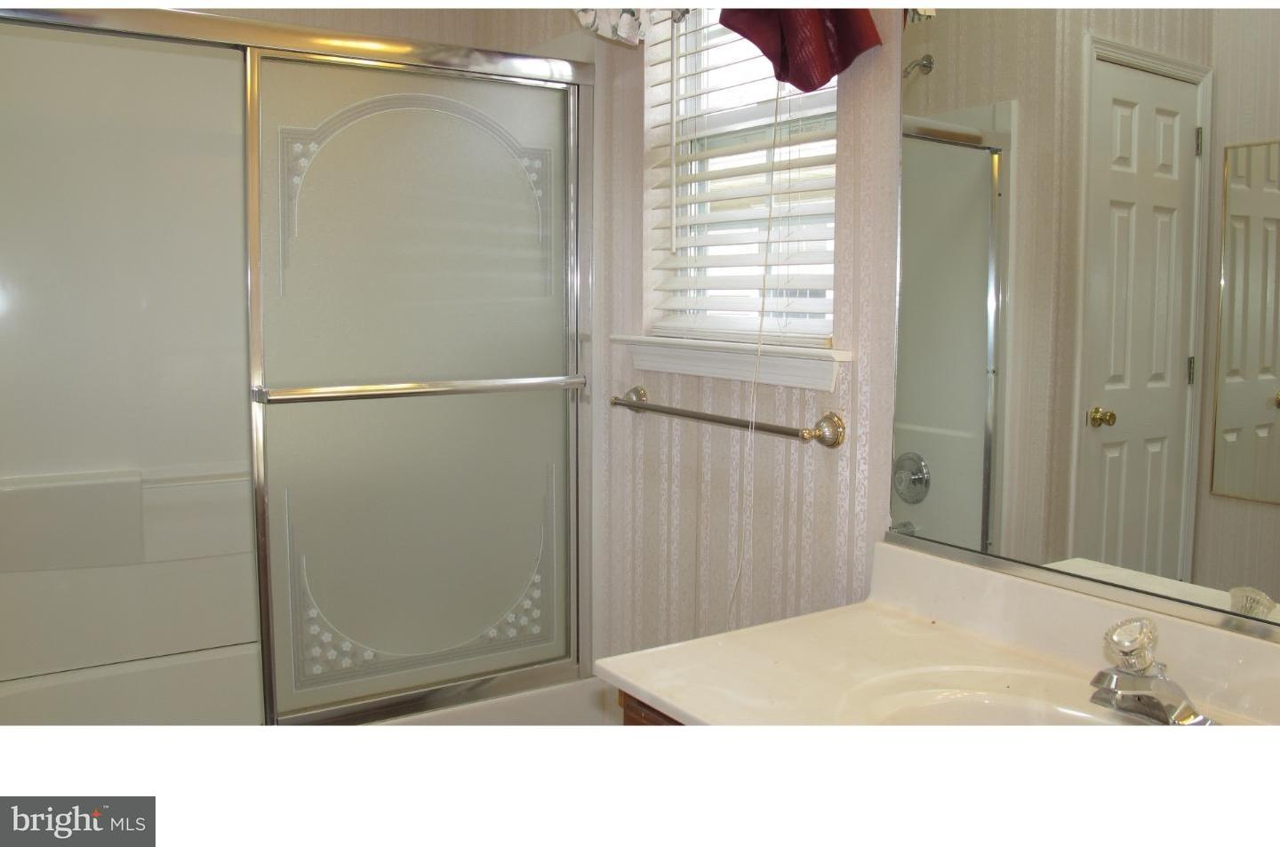 10 Palmer Square Edgewater Park, NJ 08010 - Photo 10 of 15 Master Bathroom