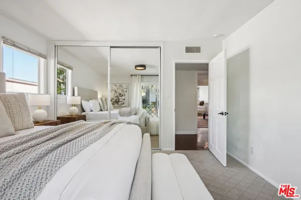 $19,995 | 2411 Mt Olympus Drive, Los Angeles, CA 90046