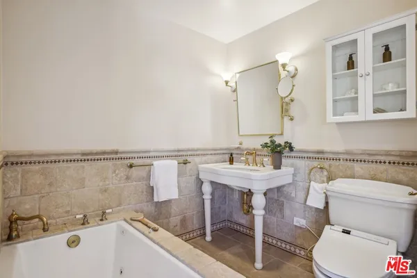 $19,995 | 2411 Mt Olympus Drive, Los Angeles, CA 90046