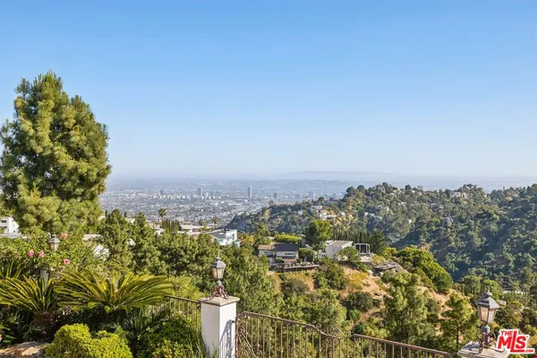 $19,995 | 2411 Mt Olympus Drive, Los Angeles, CA 90046