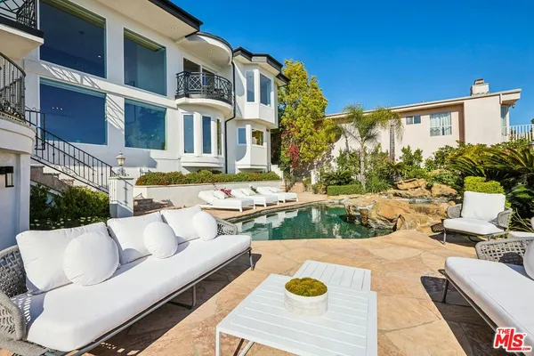 $19,995 | 2411 Mt Olympus Drive, Los Angeles, CA 90046