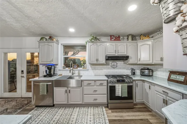 $850,000 | 19989 Meadow Bend Road, Hempstead, TX 77445