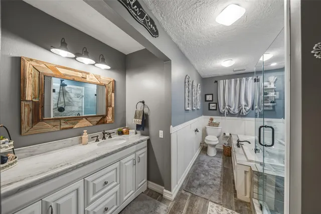 $850,000 | 19989 Meadow Bend Road, Hempstead, TX 77445