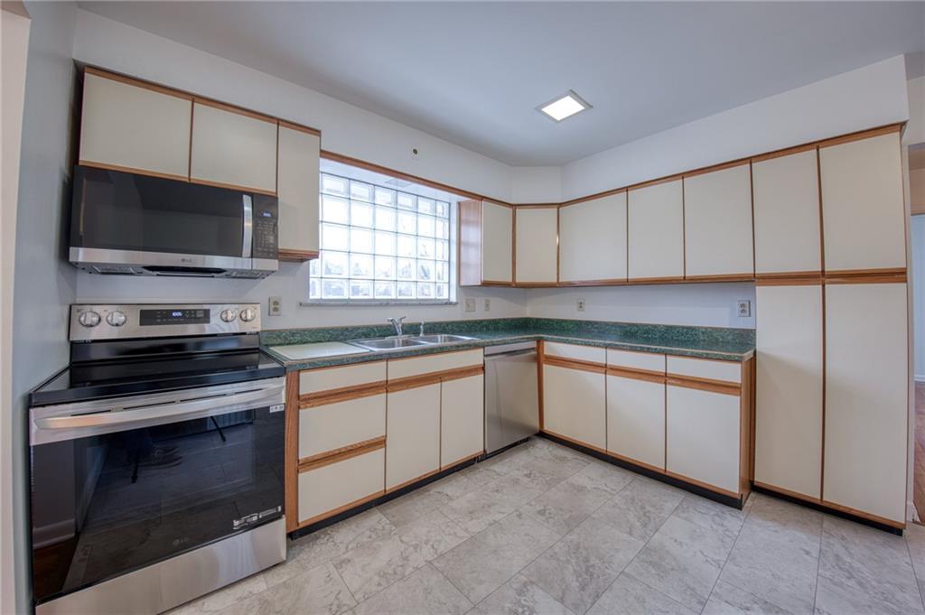 5523 Rippey Place Pittsburgh, PA 15206 - Photo 16 of 47