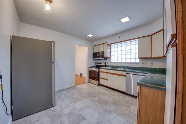 $2,550 | 5523 Rippey Place, Pittsburgh, PA 15206