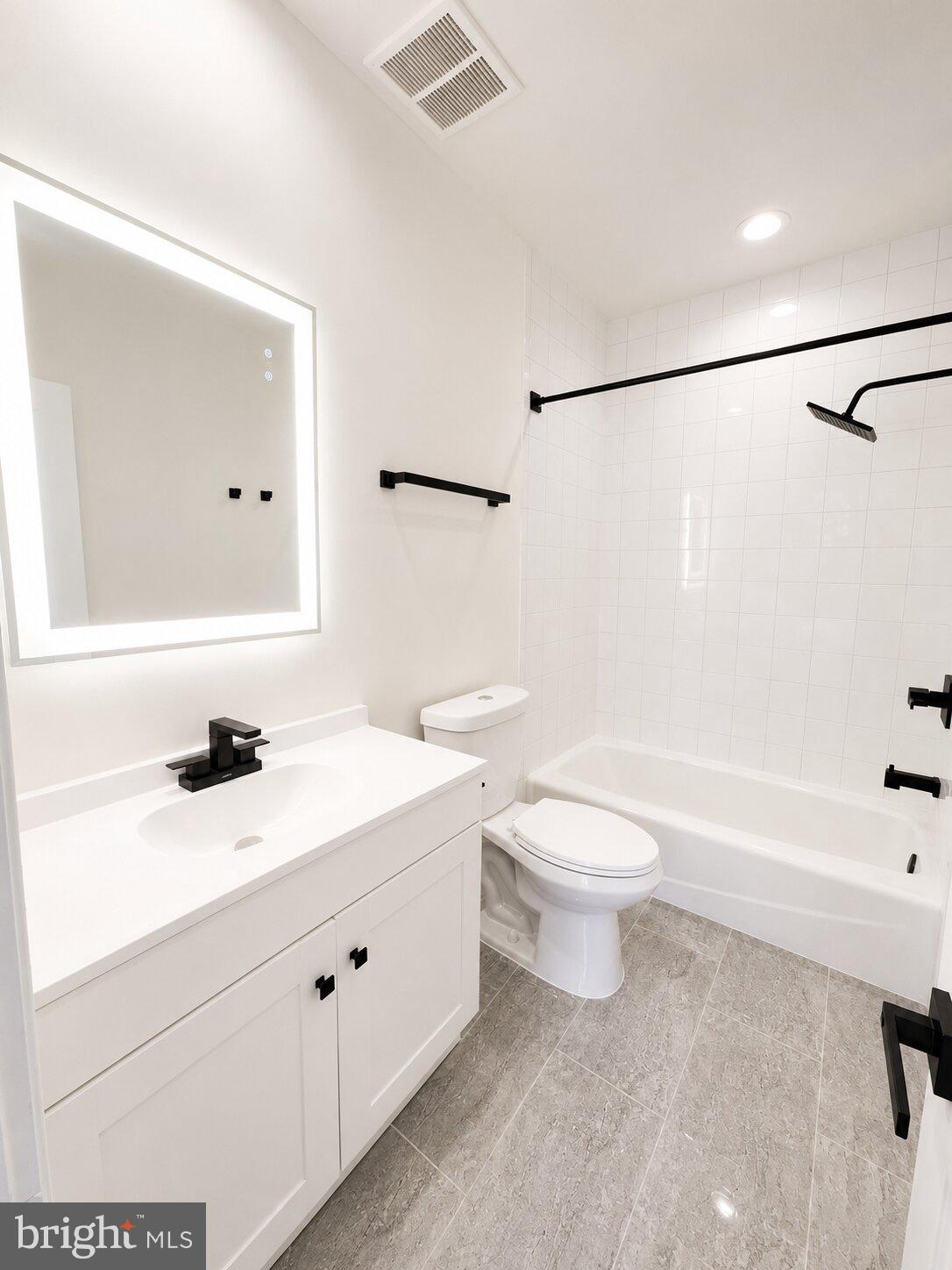 406 15th Street Southeast, Unit B Washington, DC 20003 - Photo 15 of 17