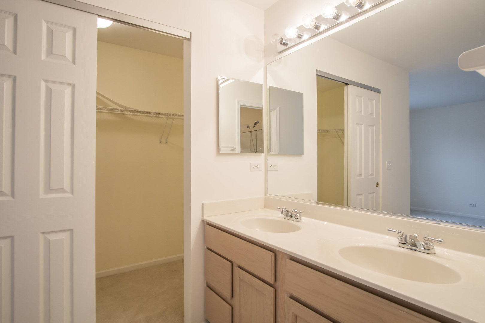 191 Holmes Way Schaumburg, IL 60193 - Photo 16 of 25