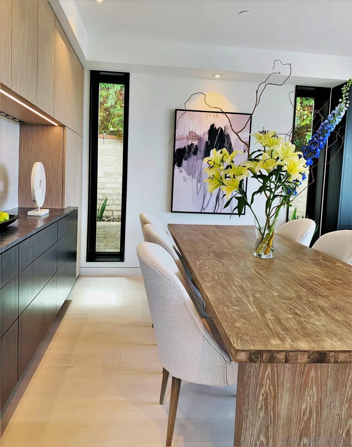 2045 Lowry Place La Jolla, CA 92037 - Photo 14 of 52 a view of living room