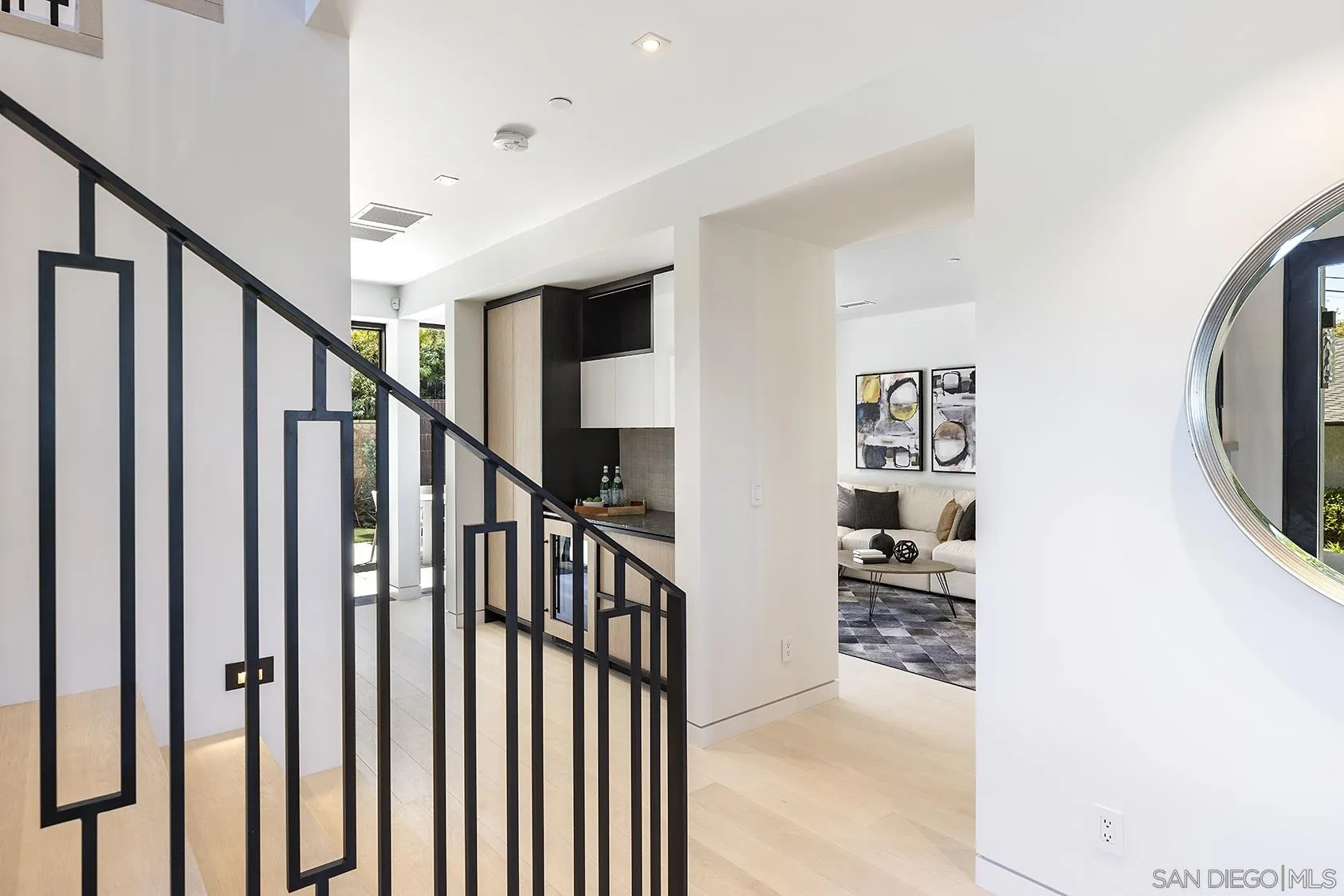 2045 Lowry Place La Jolla, CA 92037 - Photo 15 of 52 a view of entryway with livingroom