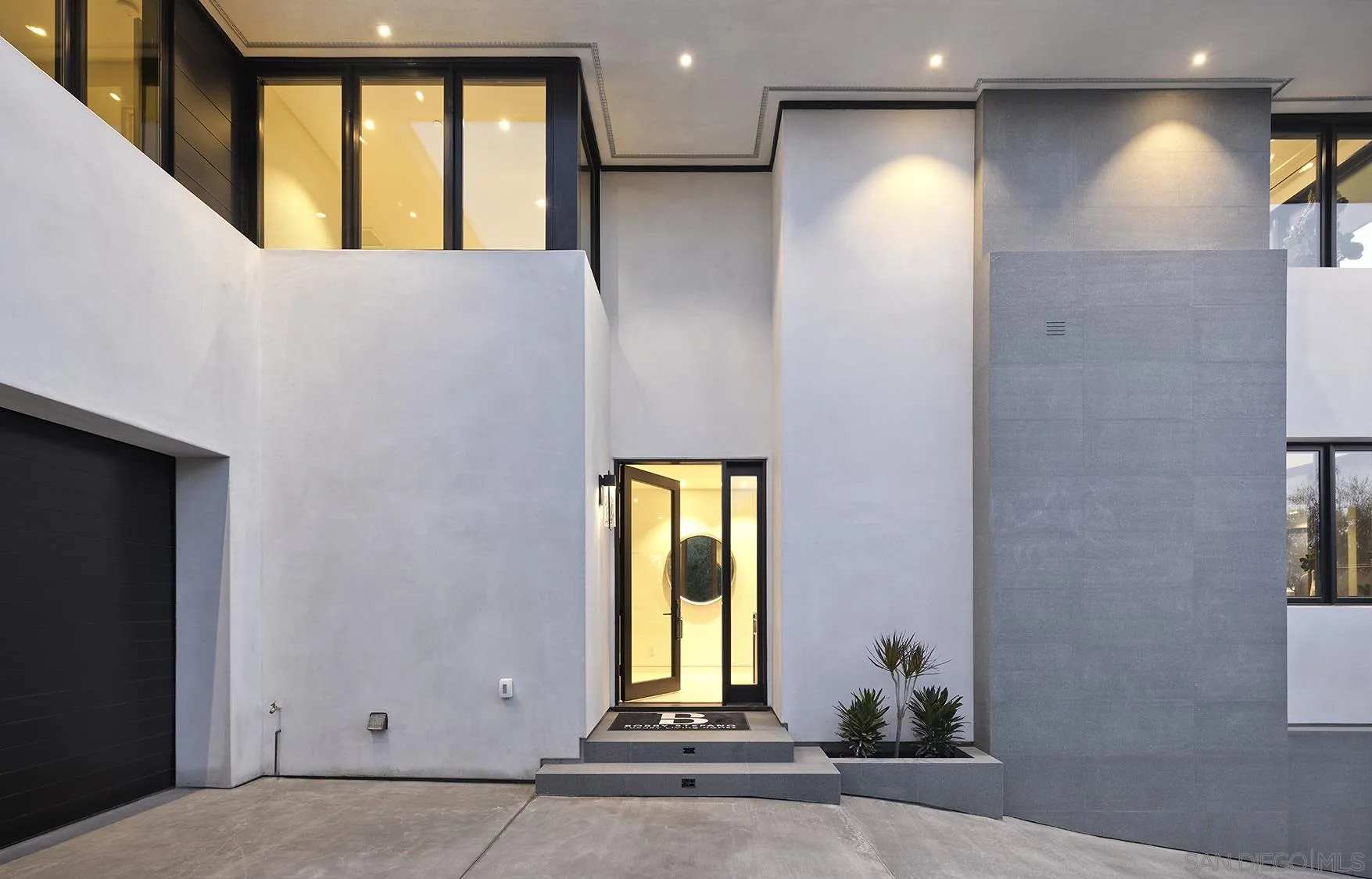 2045 Lowry Place La Jolla, CA 92037 - Photo 3 of 52