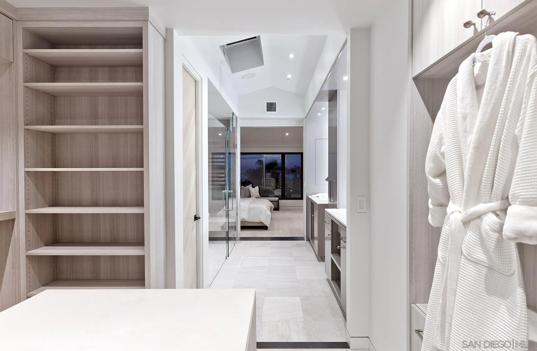 2045 Lowry Place La Jolla, CA 92037 - Photo 42 of 52 a view of a living room