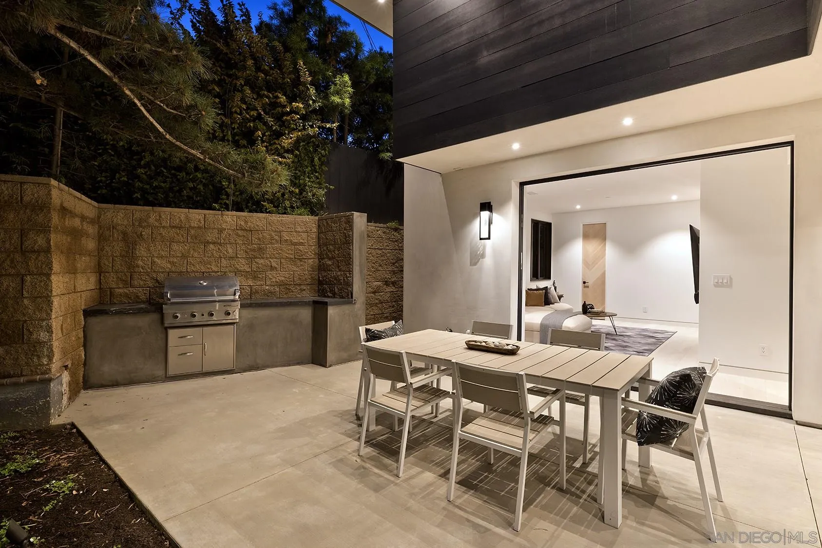 2045 Lowry Place La Jolla, CA 92037 - Photo 49 of 52 a kitchen with a table and chairs in it