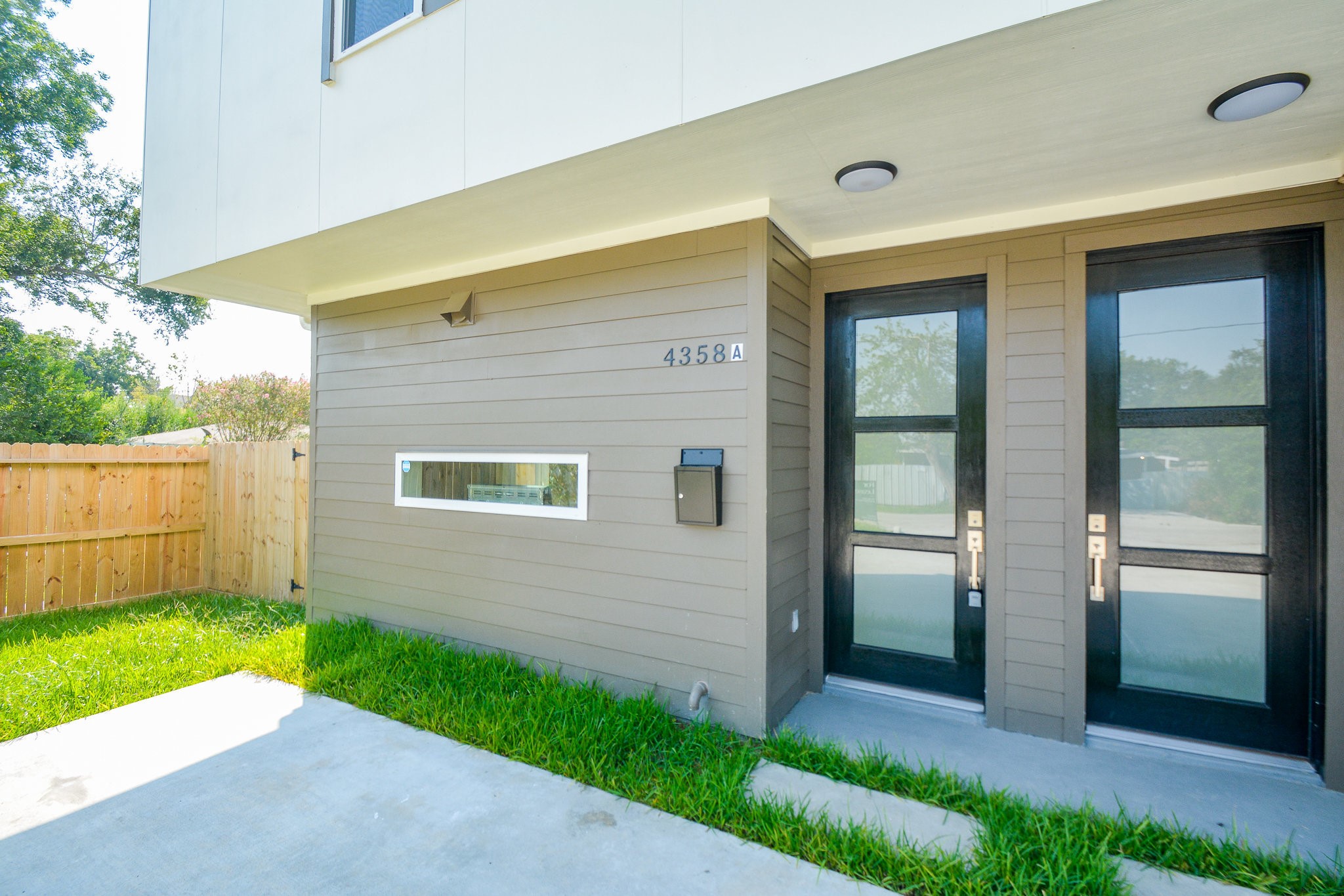 4358 Clover Street, Unit A Houston, TX 77051 - Photo 2 of 31