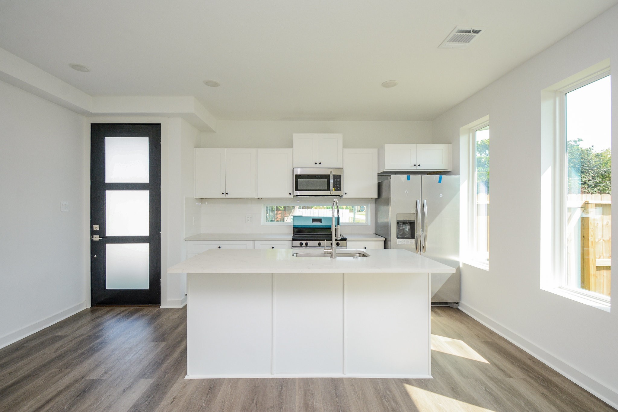 4358 Clover Street, Unit A Houston, TX 77051 - Photo 3 of 31