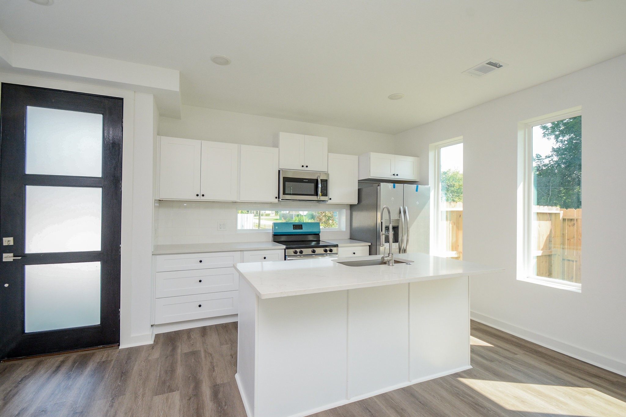 4358 Clover Street, Unit A Houston, TX 77051 - Photo 4 of 31