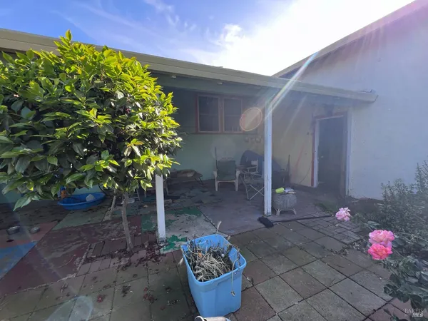 $330,000 | 162 Hillcrest Avenue, Pittsburg, CA 94565