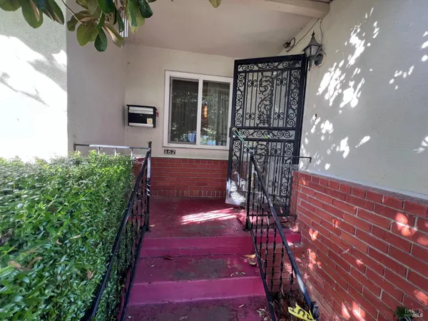 $330,000 | 162 Hillcrest Avenue, Pittsburg, CA 94565