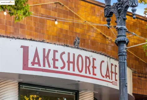a street sign on a street
