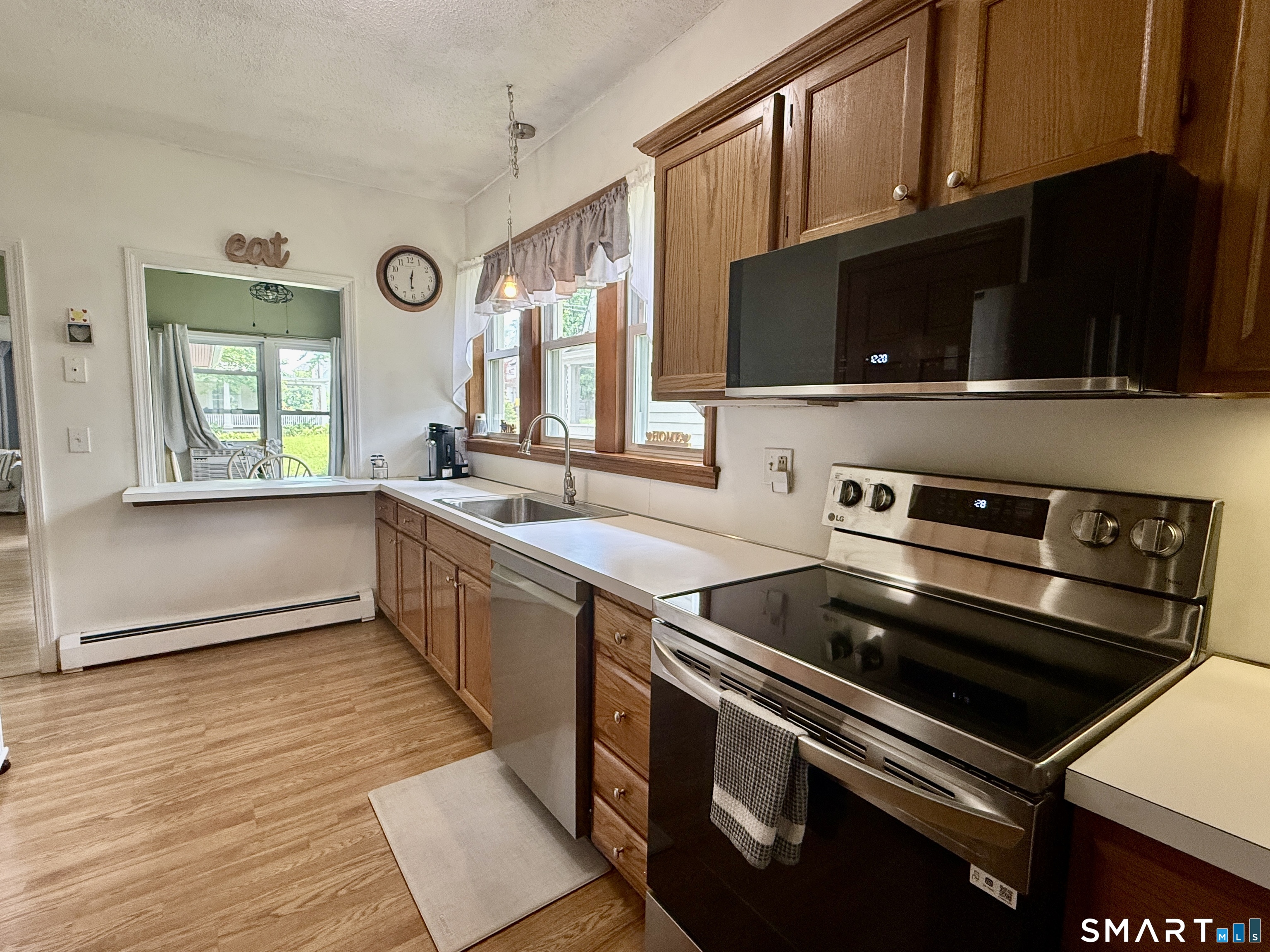 46 Windsor Street Waterbury, CT 06708 - Photo 15 of 30