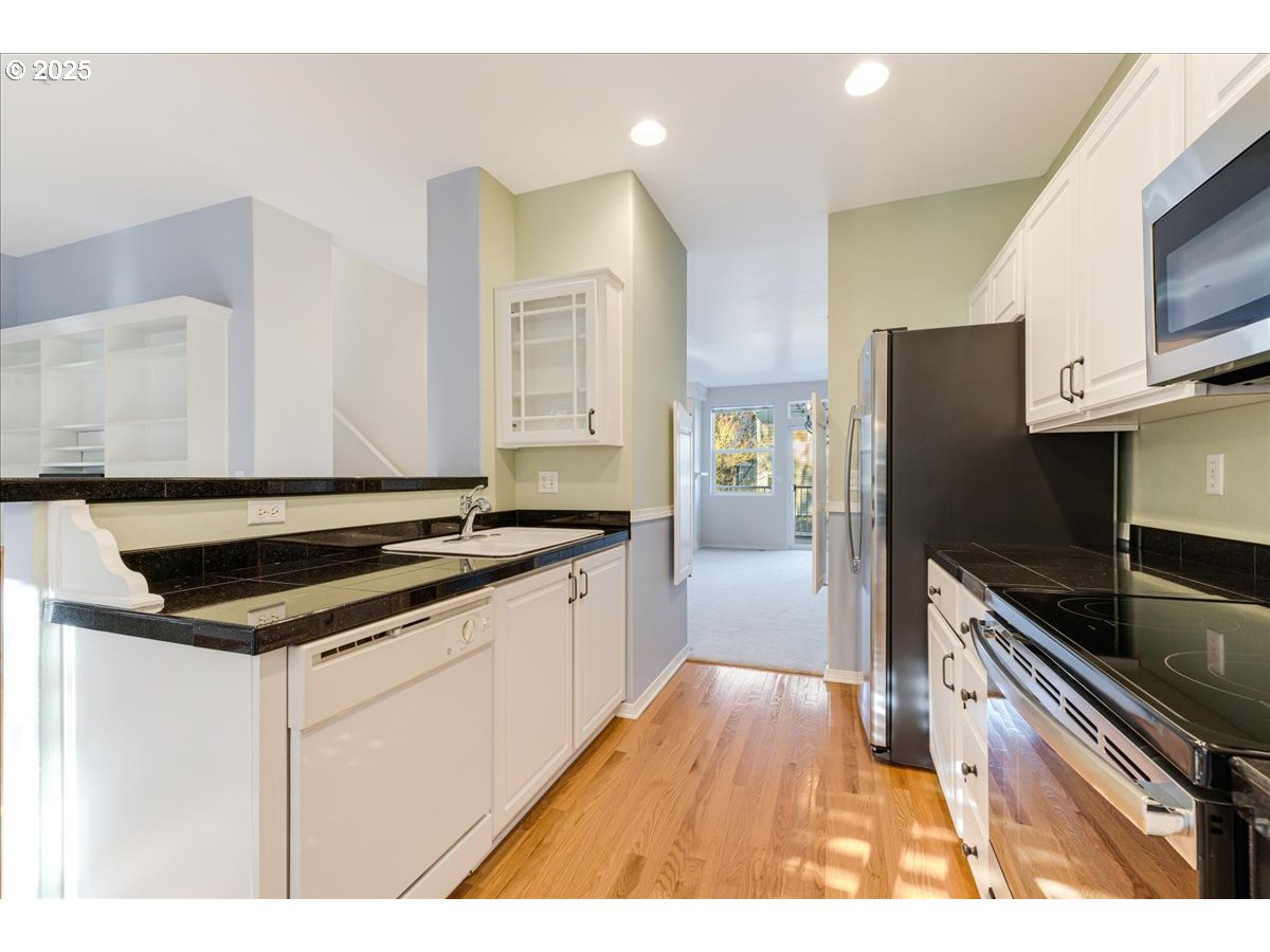 14186 Southwest Barrows Road, Unit 75 Tigard, OR 97223 - Photo 11 of 48 Gallery Image 11