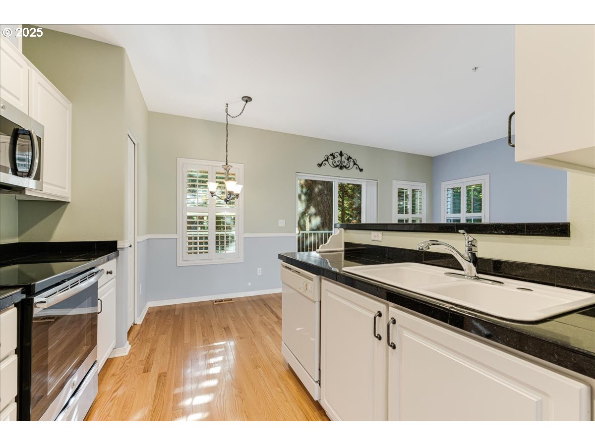 14186 Southwest Barrows Road, Unit 75 Tigard, OR 97223 - Photo 14 of 48 Gallery Image 14