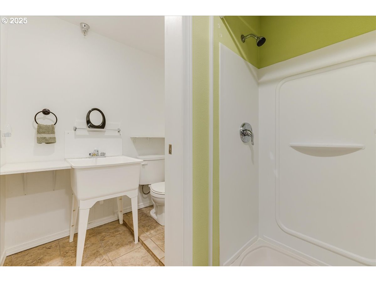 14186 Southwest Barrows Road, Unit 75 Tigard, OR 97223 - Photo 35 of 48 Gallery Image 35