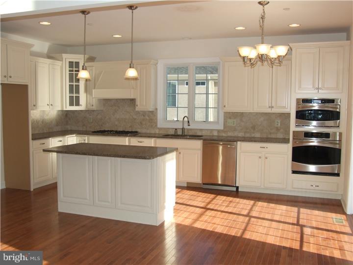 105 North Hillcrest Road Springfield, PA 19064 - Photo 3 of 13