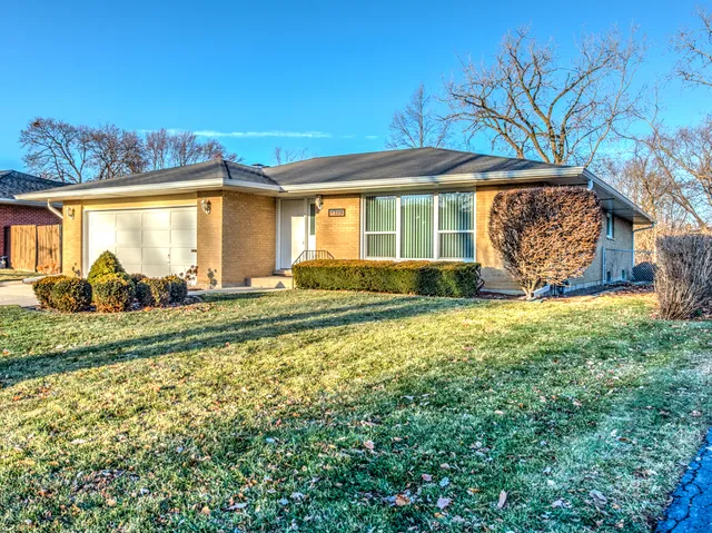 $3,000 | 3316 Brookmeade Drive, Rolling Meadows, IL 60008