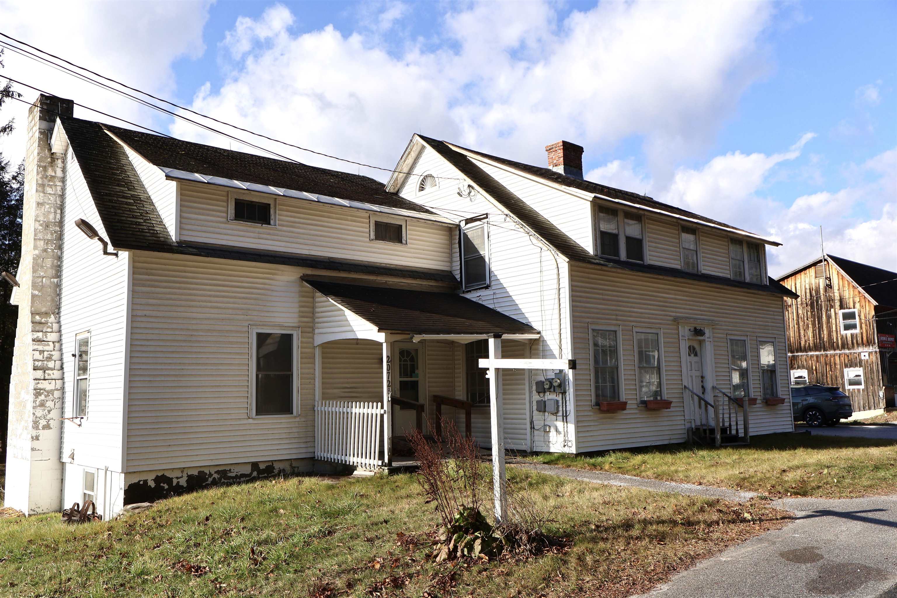 2072 North Main Street Londonderry, VT 05148 - Photo 3 of 49