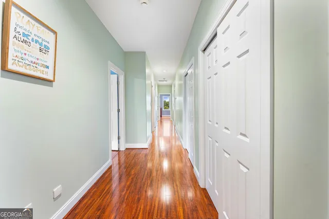 a view of a big room with a big yard