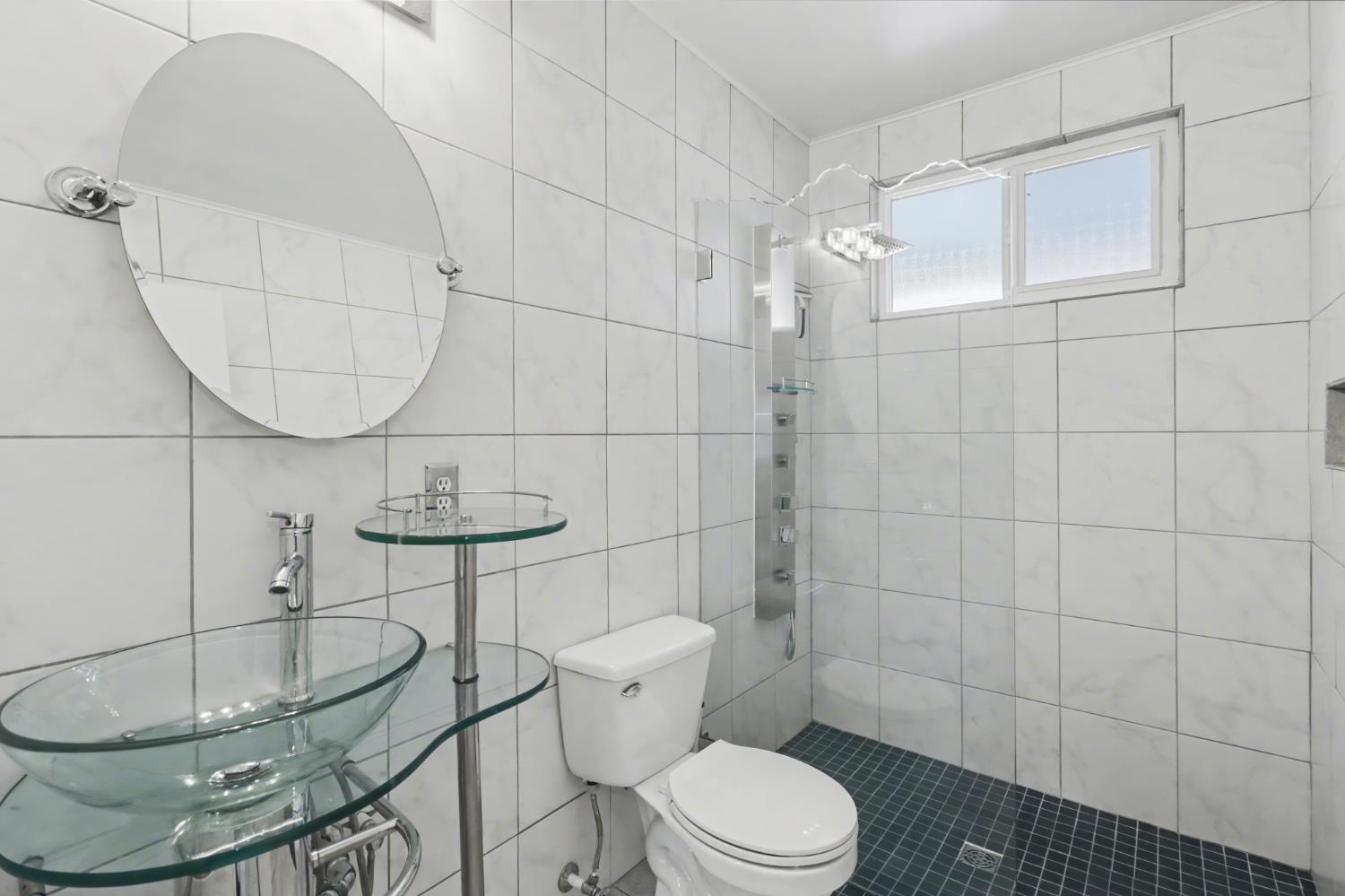 10500 Spaulding Way Rancho Cordova, CA 95670 - Photo 21 of 39 a bathroom with a toilet and a sink