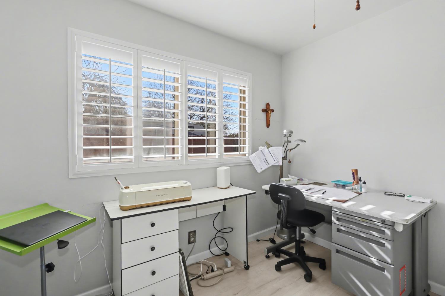 10500 Spaulding Way Rancho Cordova, CA 95670 - Photo 24 of 39 a view of a workspace with furniture