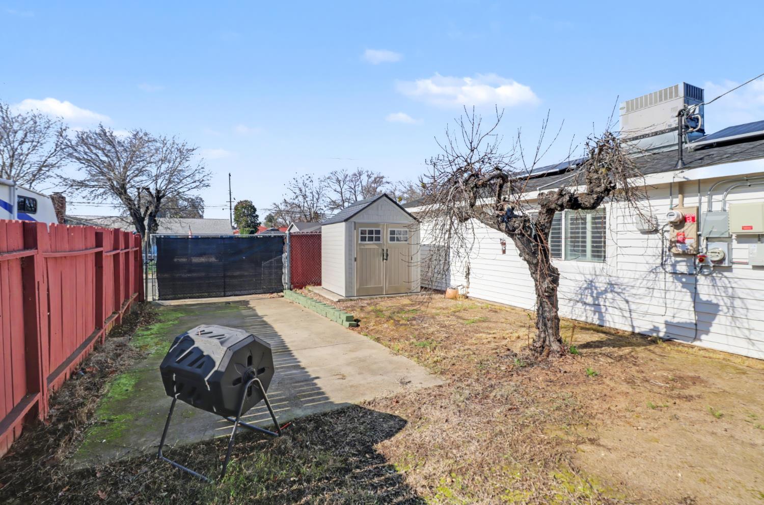10500 Spaulding Way Rancho Cordova, CA 95670 - Photo 30 of 39 a view of a backyard with sitting area
